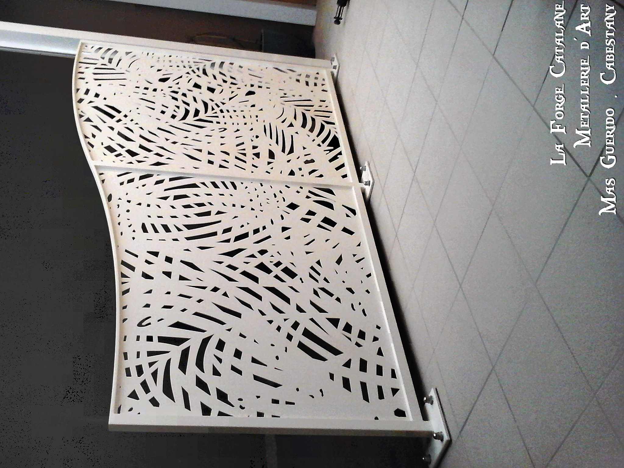 brise vue en decoupe laser thermolaquage blanc Forge Catalane.jpg